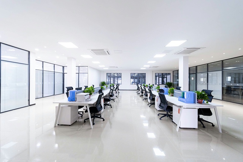 四川零零柒弱電工程公司帶你認(rèn)識，工廠辦公室場景下需要配備哪些安防設(shè)備？